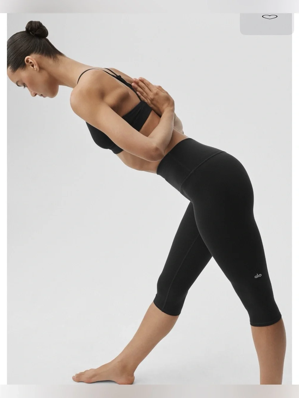 Alo Yoga 16’ High waisted Airbrush Capri. Black. Size M. New with tags